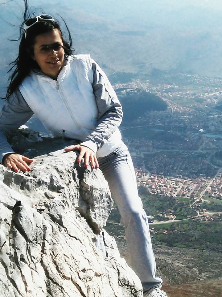 Treba imati petlju penjati se uz stijanu slika