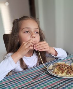 Imam petlju da petljam rukama. slika
