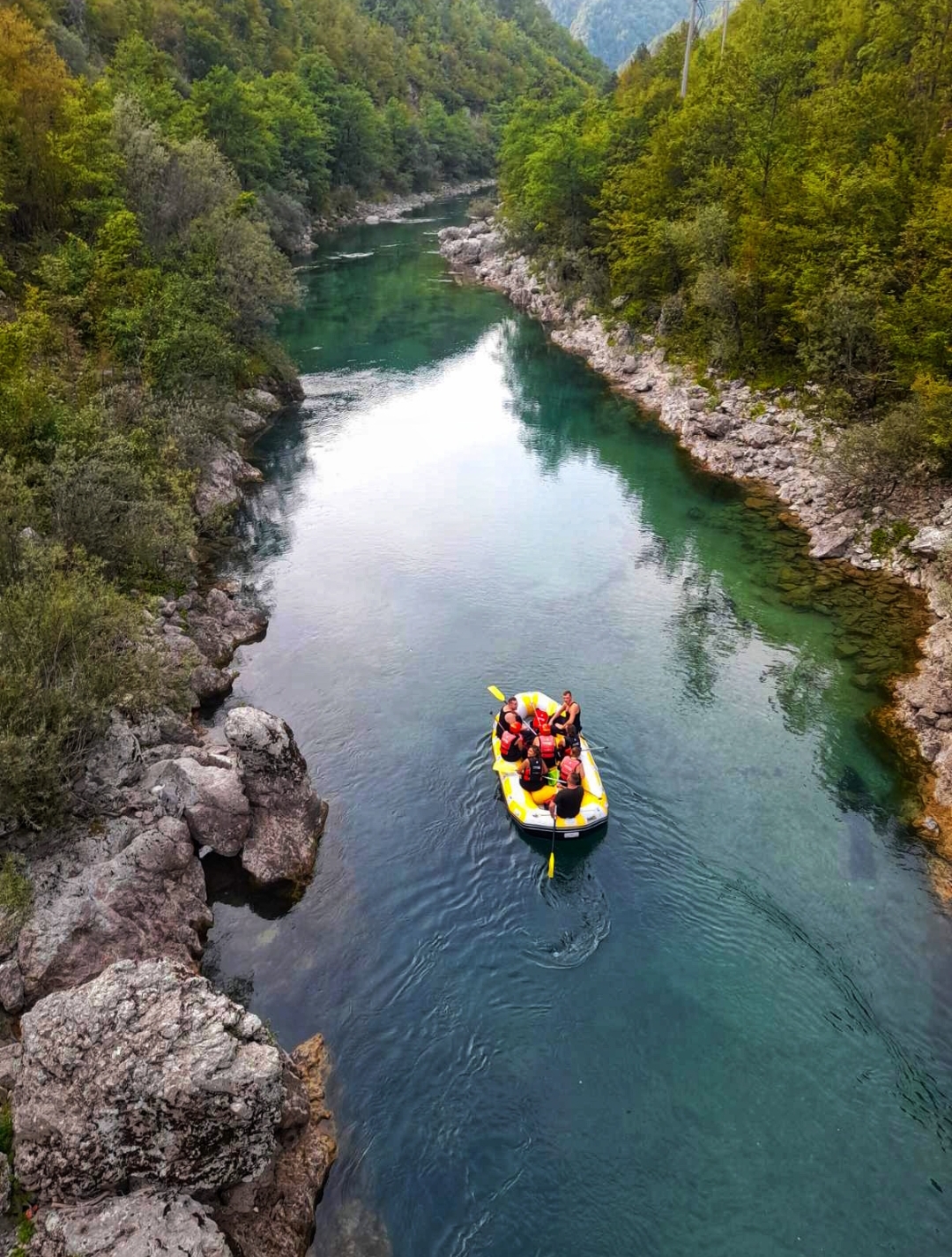 Za društvo neplivača treba imati petlju i za raft slika