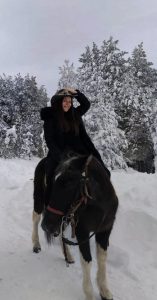 Jahanje konja zimi slika