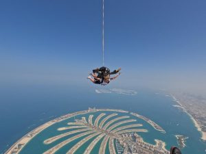 Sky Dive Dubai, 4000 km, 13 000 koraka slika