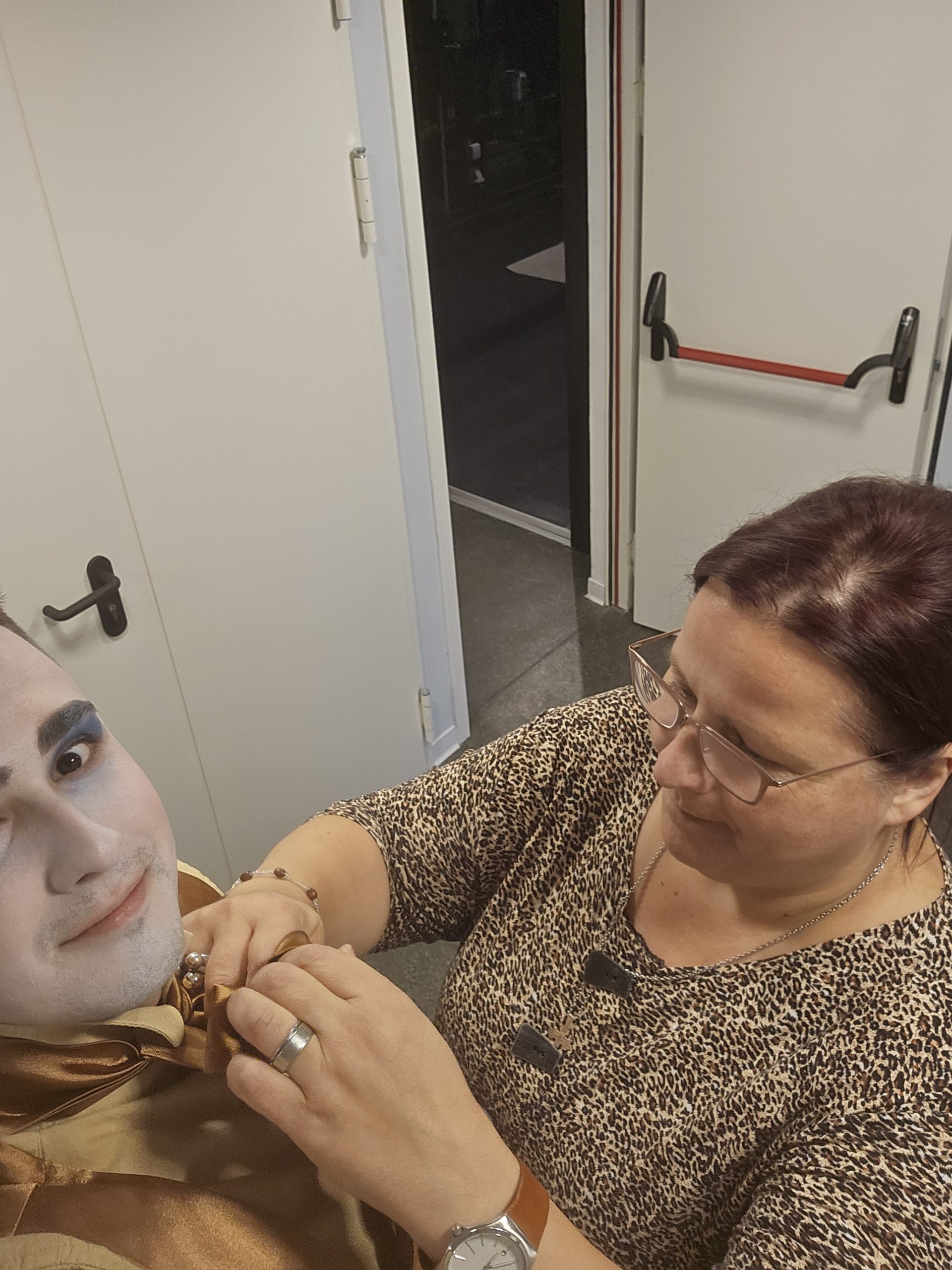 Treba imati petlju reći da si pocepao svoj kostim slika