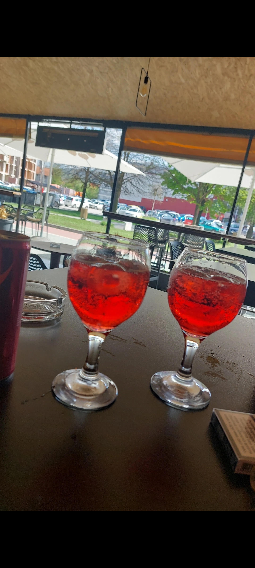 Izašla na piće,a muž rekao ne može..🫣🤣 slika