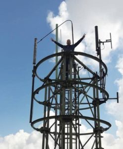 Vrh planine Čvsnice je 10 metara ispod mene. slika