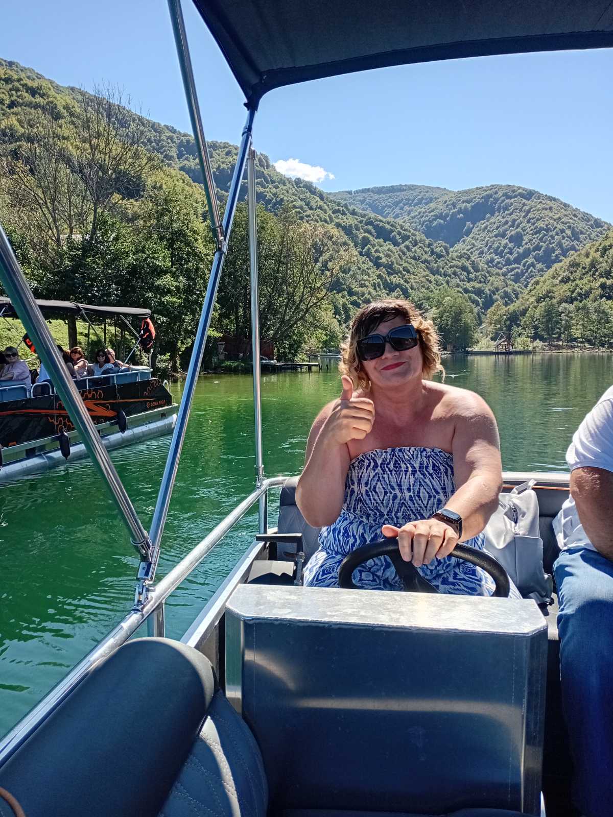 Voziti prvi put splav i 8 žena koje vrište 🙉🤣🍀 slika