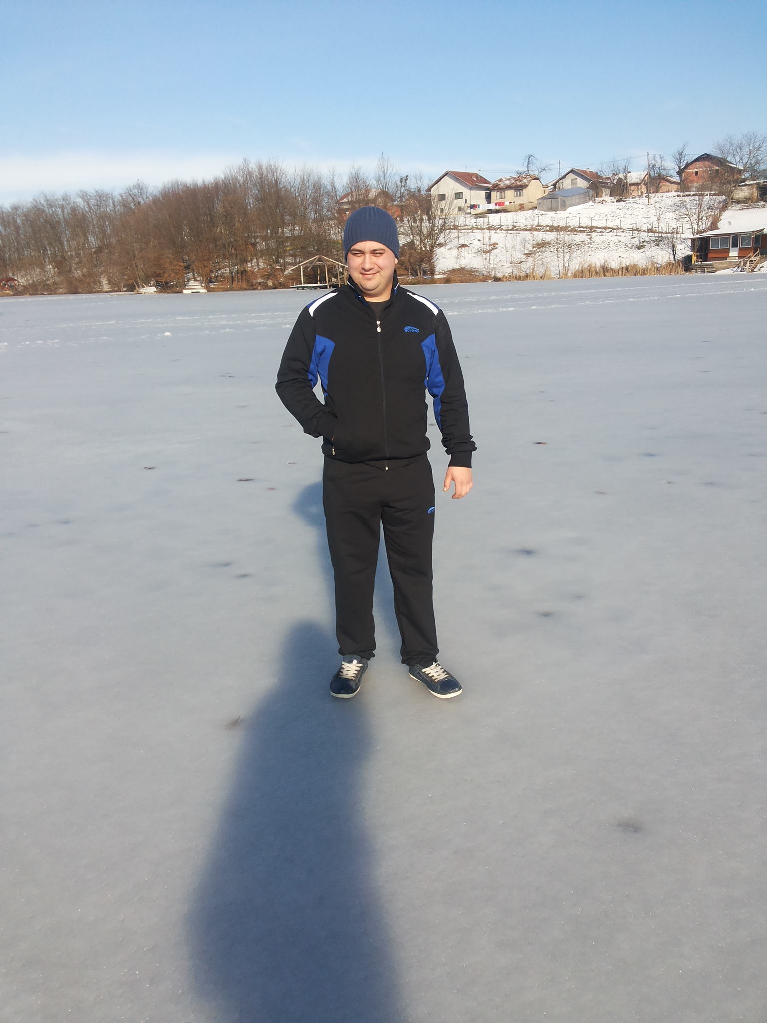 Šetnja zaleđenim jezerom slika