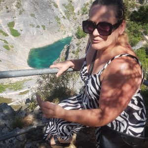 Uff imam petnju sa velike visine gledati dole slika