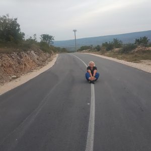 Imam petlju uslikati se a AUTO nailazi 🤣🙉🙉 slika