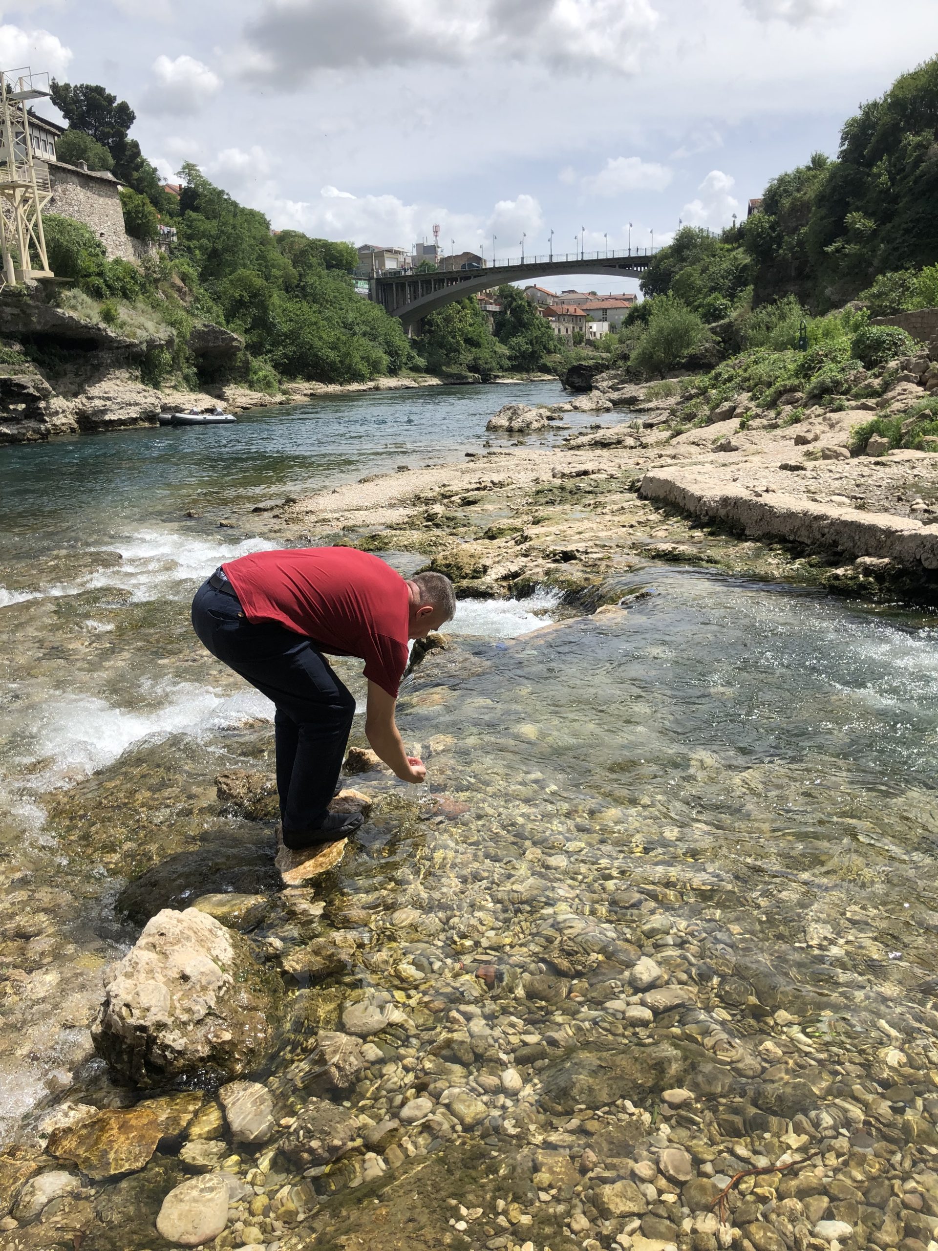 Piti Neretvu ispod Starog mosta (otporan na metke) slika