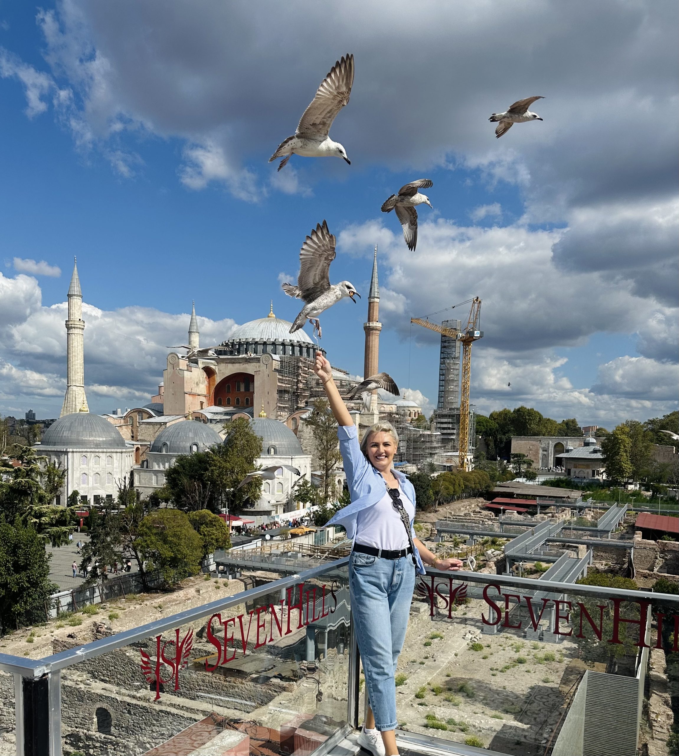 Imam petlju jer galebovi hoce ujesti za prst 😂 slika
