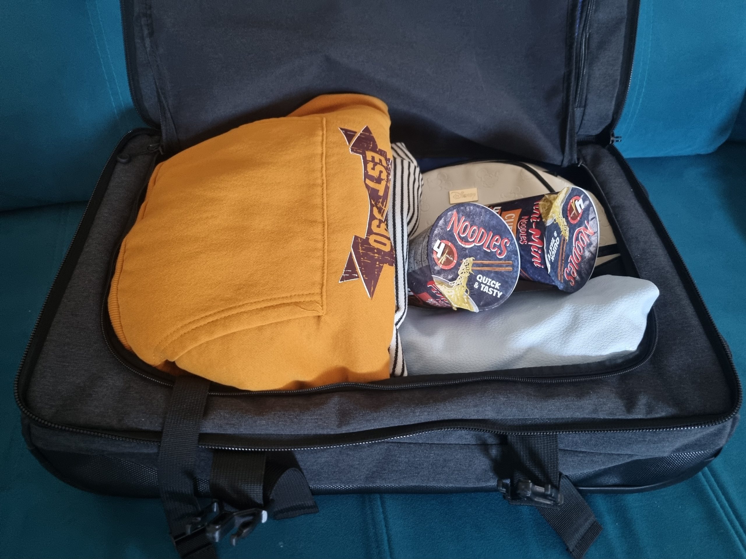 Imam petlju da ponesem nudle na put u Kinu. slika