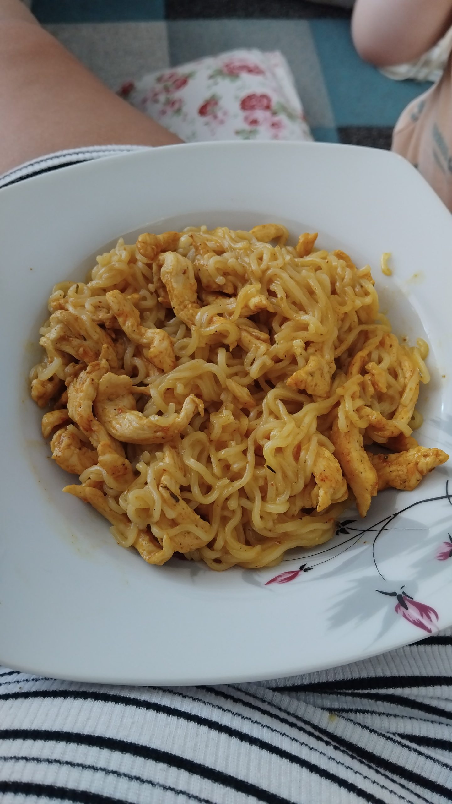 Imam petlju sakriti se od vlastite djece za nudle slika